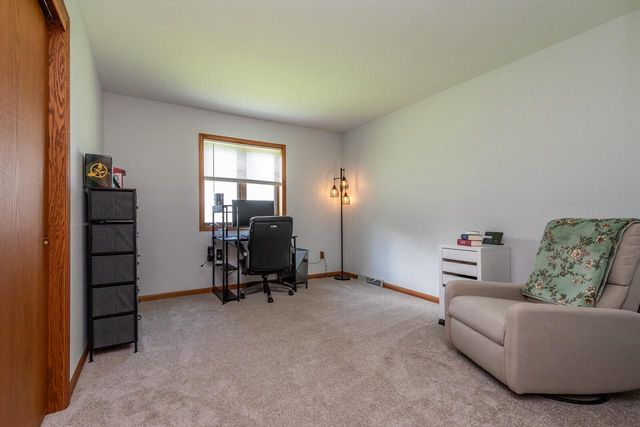 214 Stewart Hill DRIVE, Waukesha, WI 53188