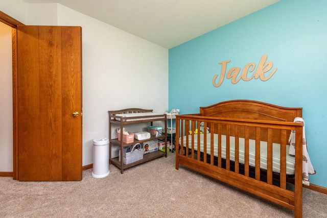 214 Stewart Hill DRIVE, Waukesha, WI 53188