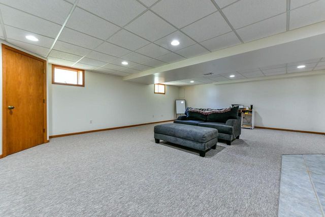 214 Stewart Hill DRIVE, Waukesha, WI 53188