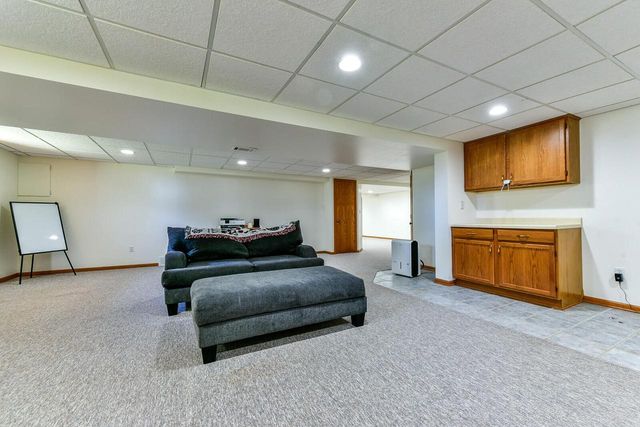 214 Stewart Hill DRIVE, Waukesha, WI 53188