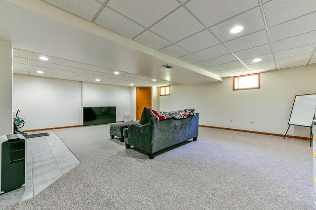214 Stewart Hill DRIVE, Waukesha, WI 53188