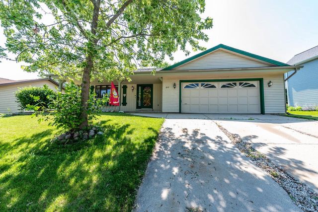 214 Stewart Hill DRIVE, Waukesha, WI 53188