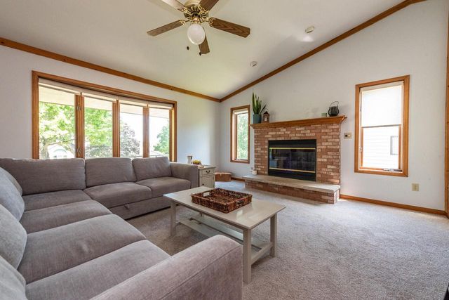 214 Stewart Hill DRIVE, Waukesha, WI 53188
