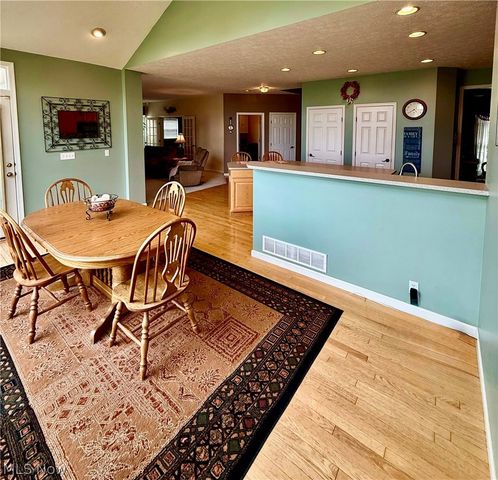37663 Stoney Lake Drive, North Ridgeville, OH 44039