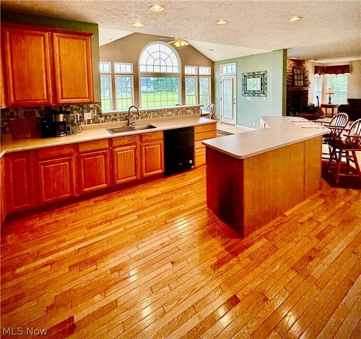 37663 Stoney Lake Drive, North Ridgeville, OH 44039
