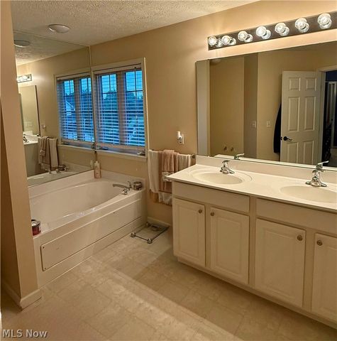 37663 Stoney Lake Drive, North Ridgeville, OH 44039