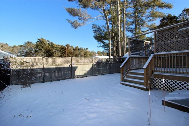 29 Wenonah Rd, Wareham, MA 02532