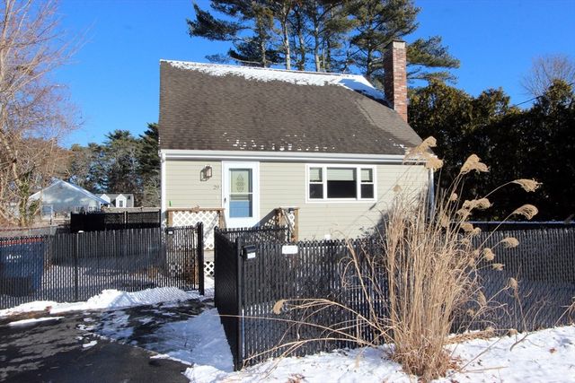 29 Wenonah Rd, Wareham, MA 02532