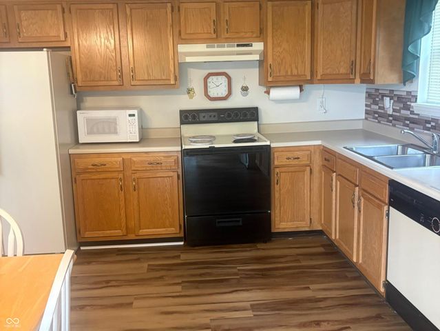 890 Millbrook Drive, Avon, IN 46123