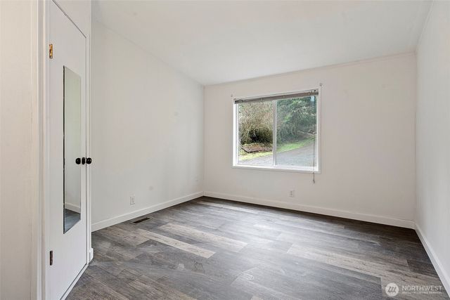 13942 169th Avenue SE, Rainier, WA 98576