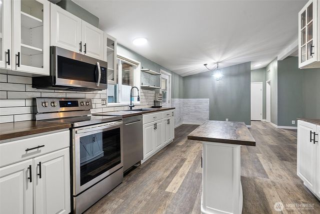 13942 169th Avenue SE, Rainier, WA 98576