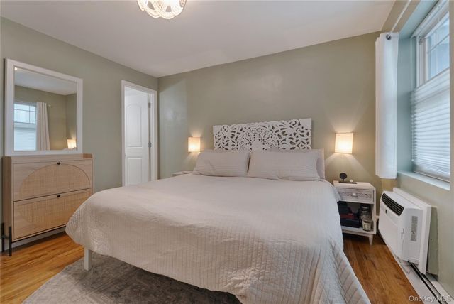 180 Beach 101 St 3A, Rockaway Park, NY 11694