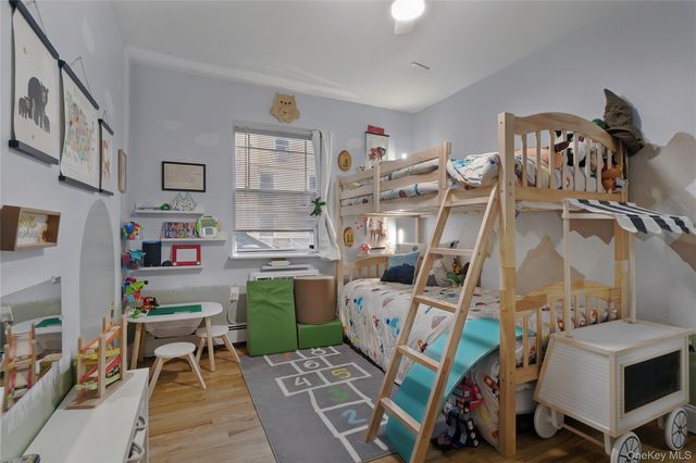 180 Beach 101 St 3A, Rockaway Park, NY 11694