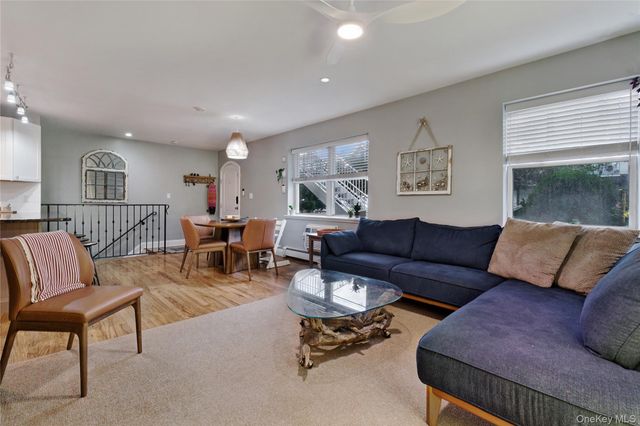 180 Beach 101 St 3A, Rockaway Park, NY 11694