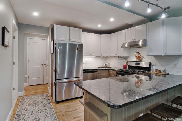 180 Beach 101 St 3A, Rockaway Park, NY 11694