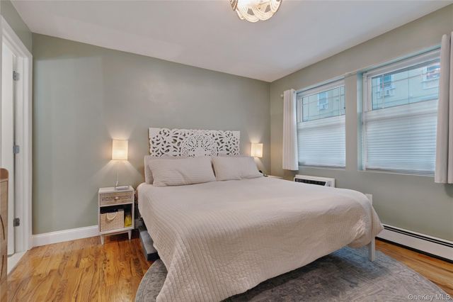 180 Beach 101 St 3A, Rockaway Park, NY 11694