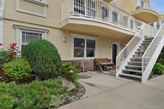 180 Beach 101 St 3A, Rockaway Park, NY 11694