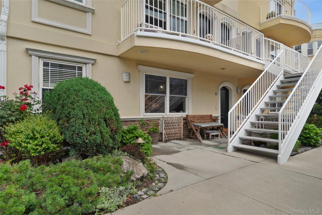180 Beach 101 St 3A, Rockaway Park, NY 11694