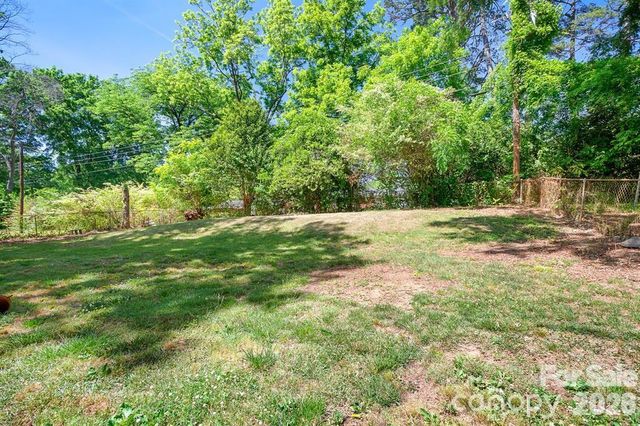 3960 Bristol Drive, Charlotte, NC 28208