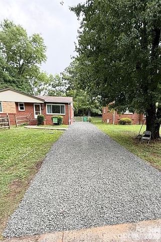 3960 Bristol Drive, Charlotte, NC 28208