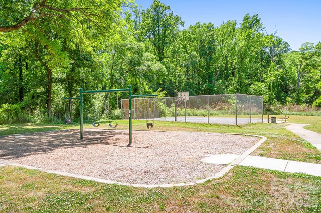 3960 Bristol Drive, Charlotte, NC 28208