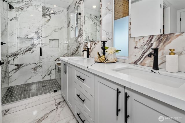 11855 89th Place NE, Kirkland, WA 98034