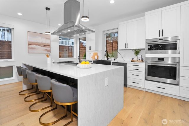 11855 89th Place NE, Kirkland, WA 98034