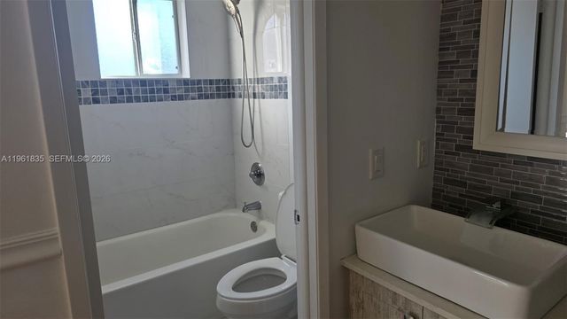 14905 SW 80th St 217, Miami, FL 33193