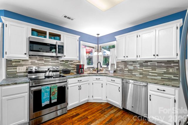 2133 Highland View Lane, Charlotte, NC 28214