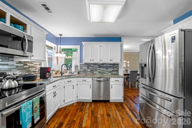 2133 Highland View Lane, Charlotte, NC 28214