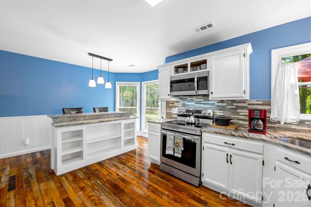 2133 Highland View Lane, Charlotte, NC 28214
