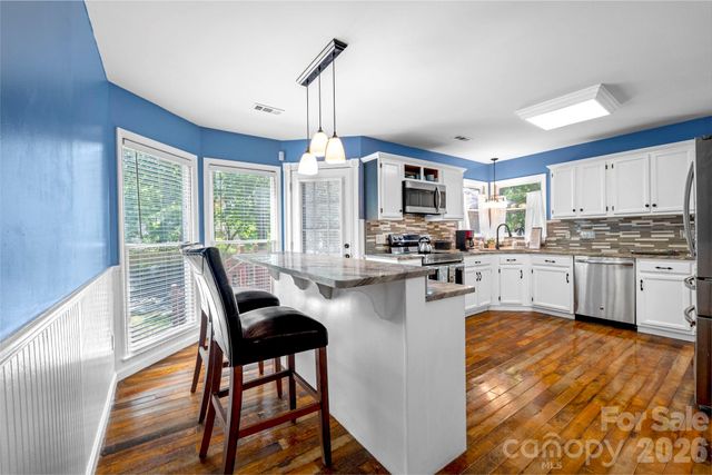 2133 Highland View Lane, Charlotte, NC 28214