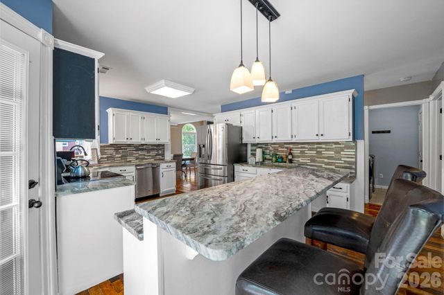 2133 Highland View Lane, Charlotte, NC 28214