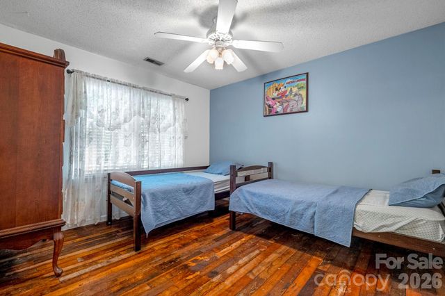 2133 Highland View Lane, Charlotte, NC 28214