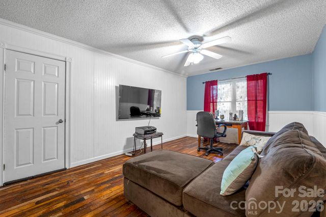 2133 Highland View Lane, Charlotte, NC 28214
