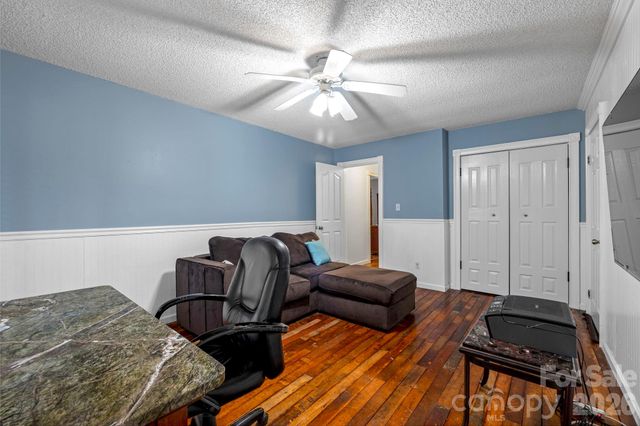 2133 Highland View Lane, Charlotte, NC 28214