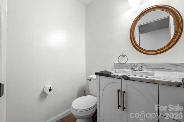 2133 Highland View Lane, Charlotte, NC 28214