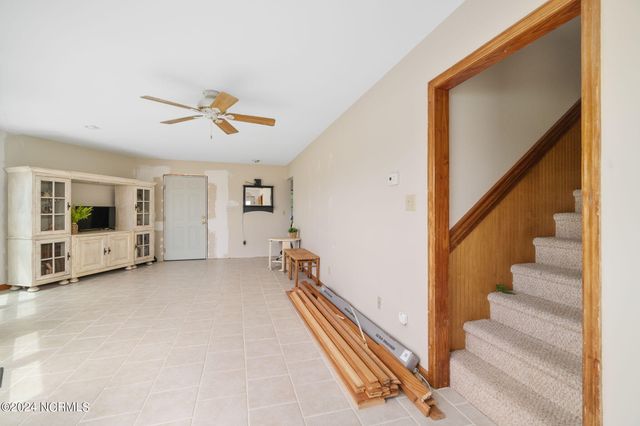 335 Country Club Lane, Newport, NC 28570