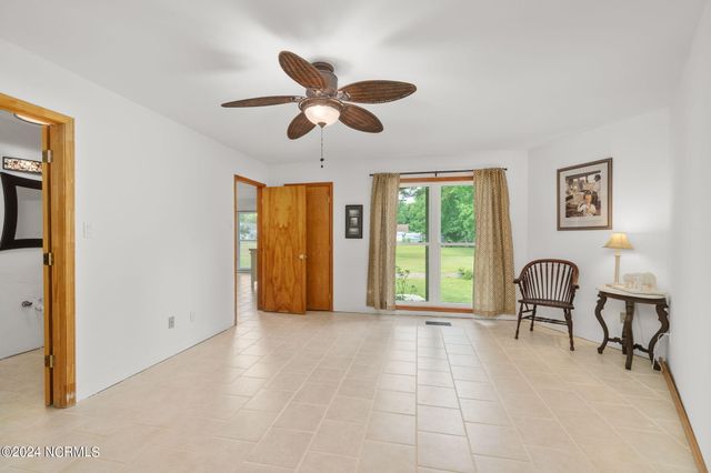 335 Country Club Lane, Newport, NC 28570