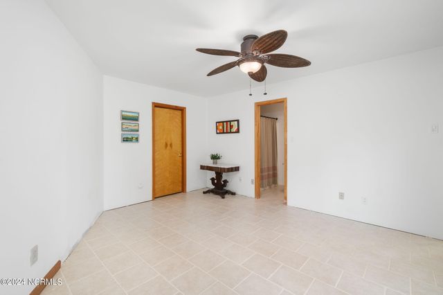 335 Country Club Lane, Newport, NC 28570