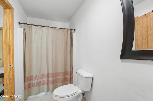 335 Country Club Lane, Newport, NC 28570