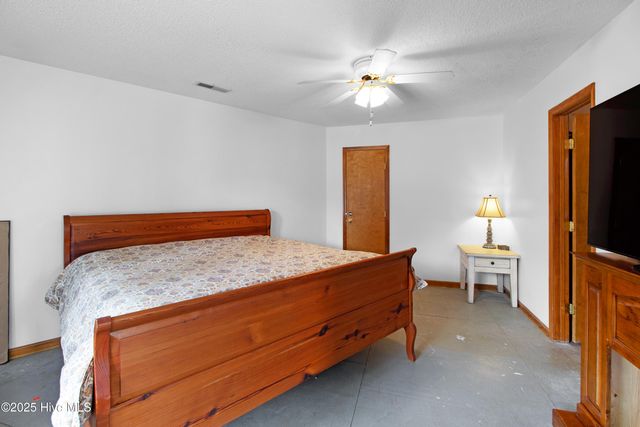 335 Country Club Lane, Newport, NC 28570