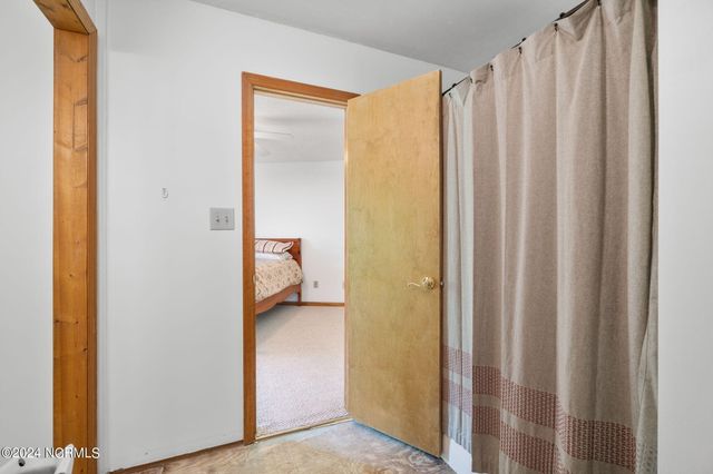 335 Country Club Lane, Newport, NC 28570