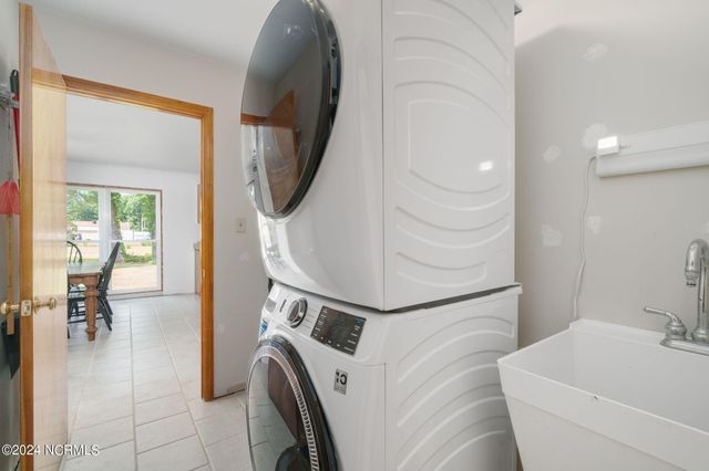 335 Country Club Lane, Newport, NC 28570