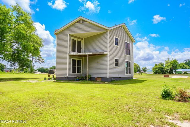 335 Country Club Lane, Newport, NC 28570