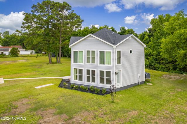 335 Country Club Lane, Newport, NC 28570