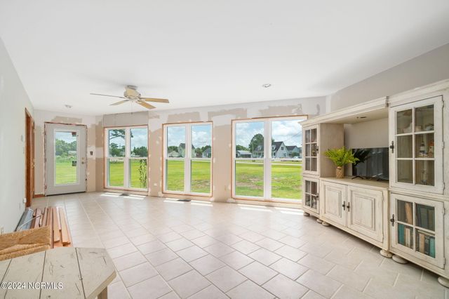 335 Country Club Lane, Newport, NC 28570