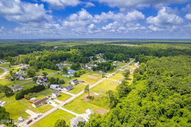 335 Country Club Lane, Newport, NC 28570