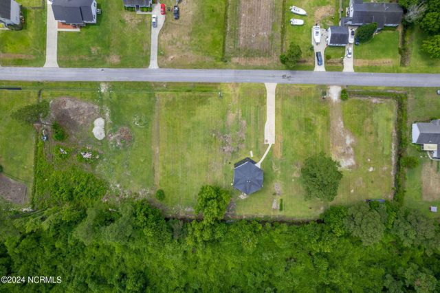 335 Country Club Lane, Newport, NC 28570