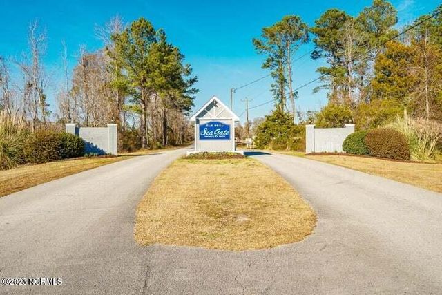 335 Country Club Lane, Newport, NC 28570